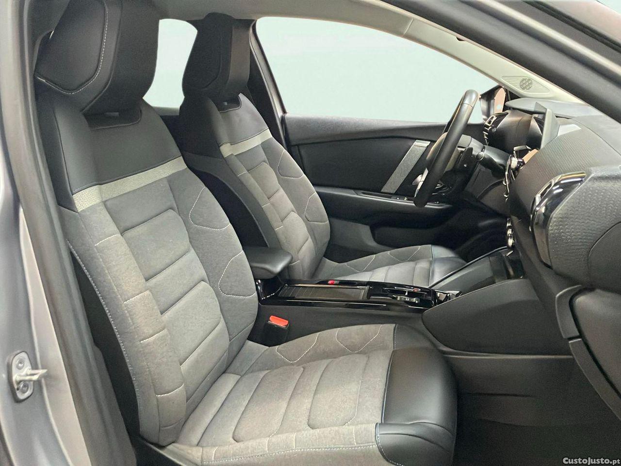 Citroën C4 1.2 PureTech Feel Pack EAT8 — fotografia 9