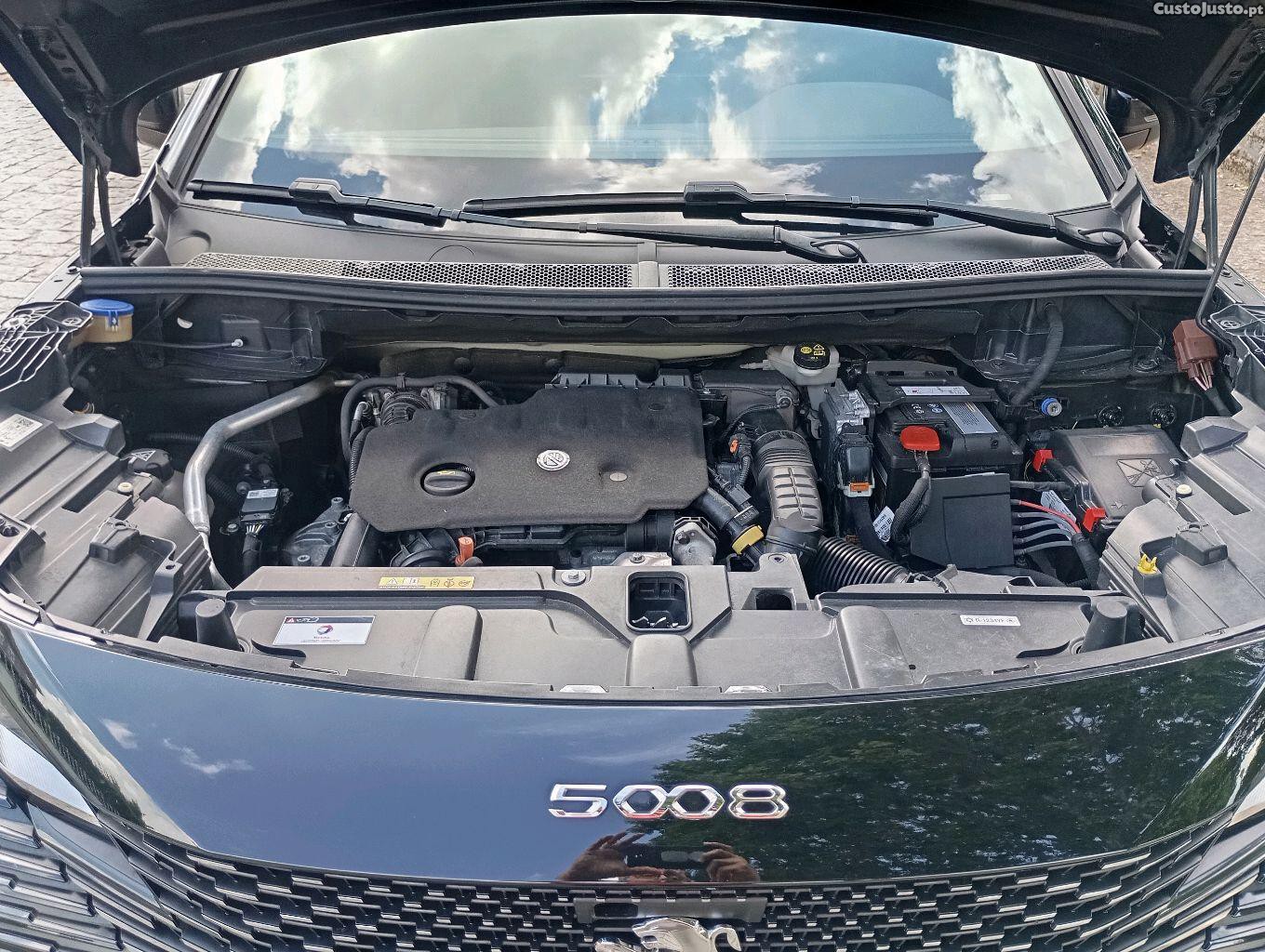 Peugeot 5008 GT. / teto panorâmico — fotografia 2