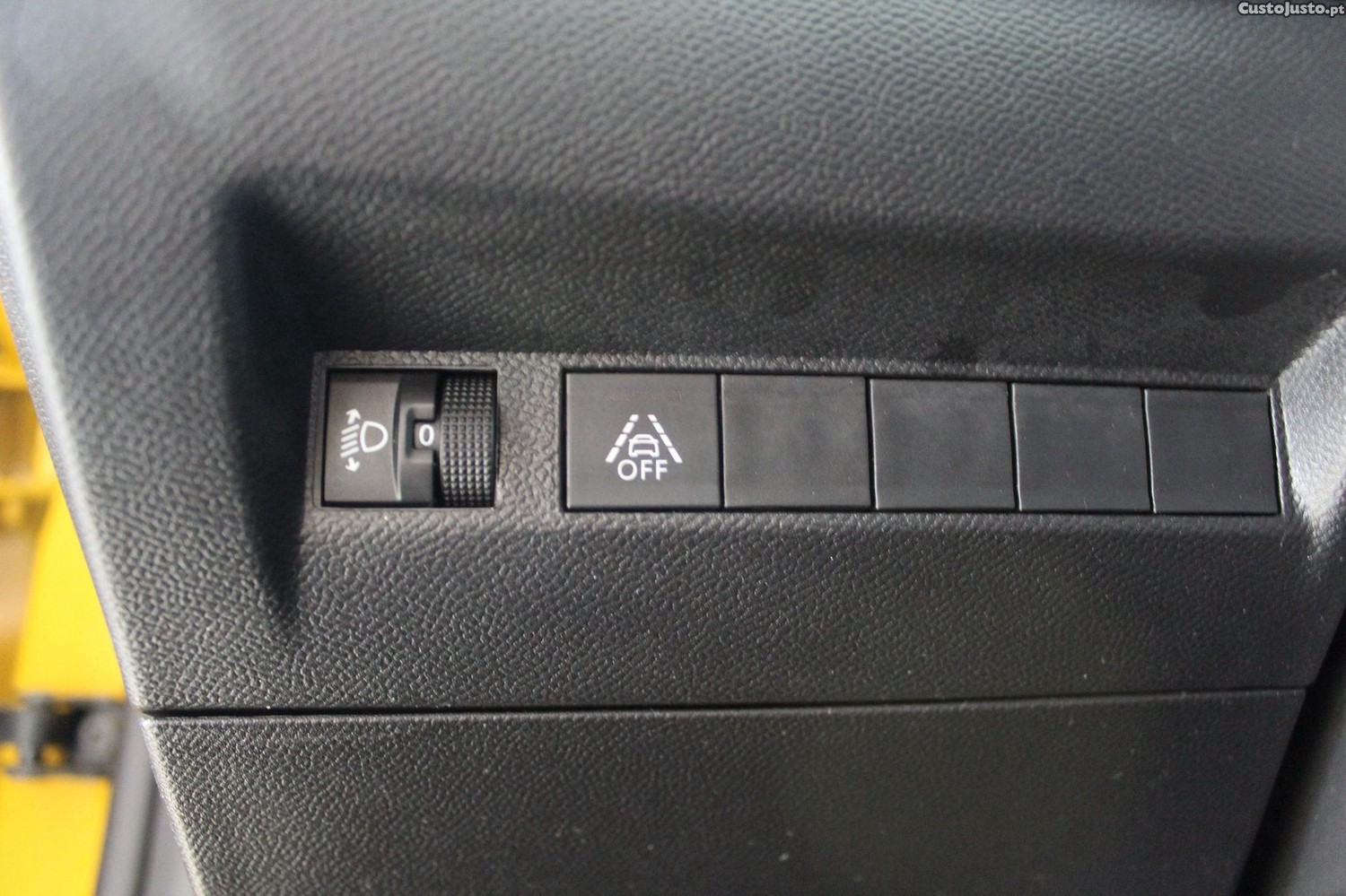 Peugeot 208 1.2 PureTech Active Pack — fotografia 11