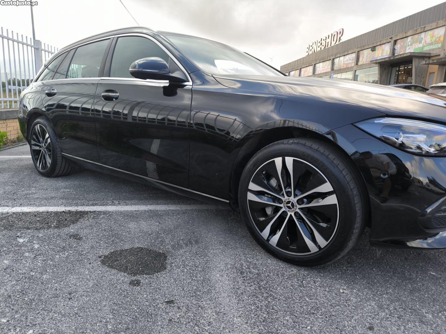 Mercedes-Benz C 300 e T 9G-TRONIC Avantgarde — fotografia 17