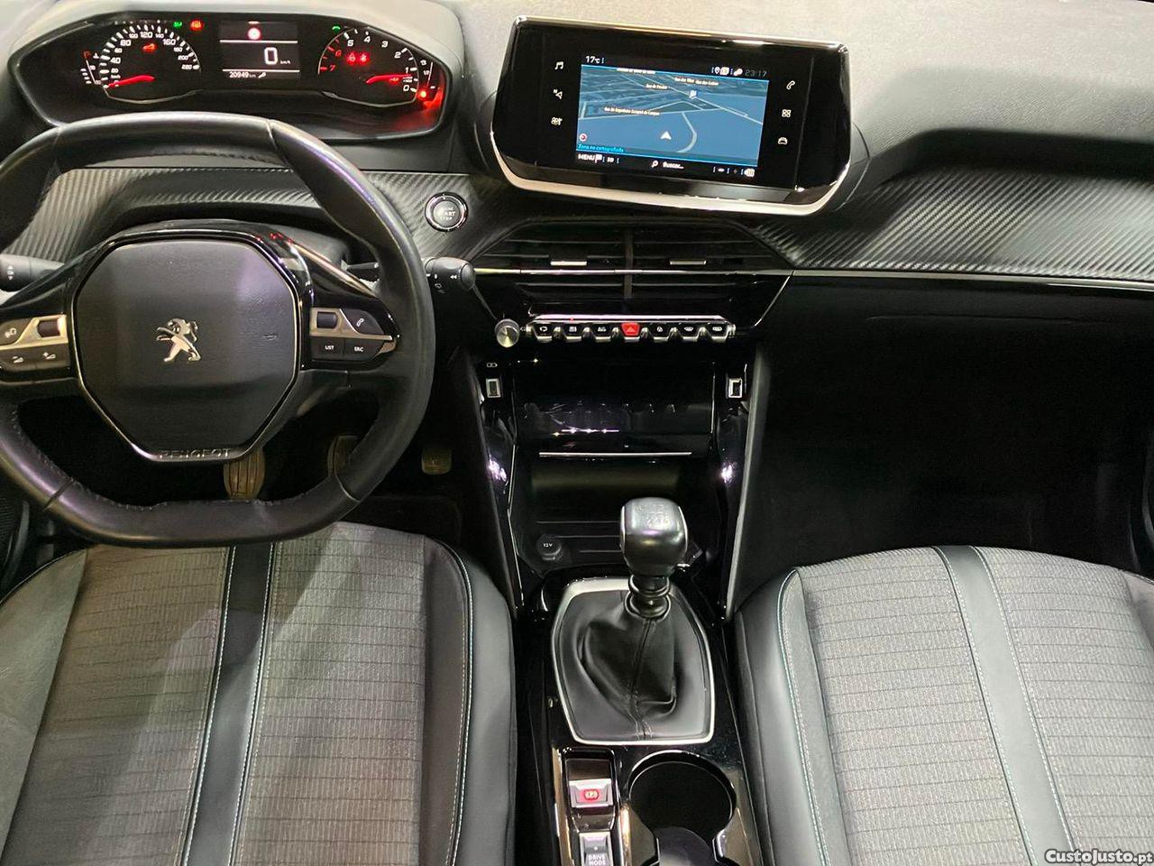 Peugeot 2008 1.2 PureTech Allure — fotografia 11