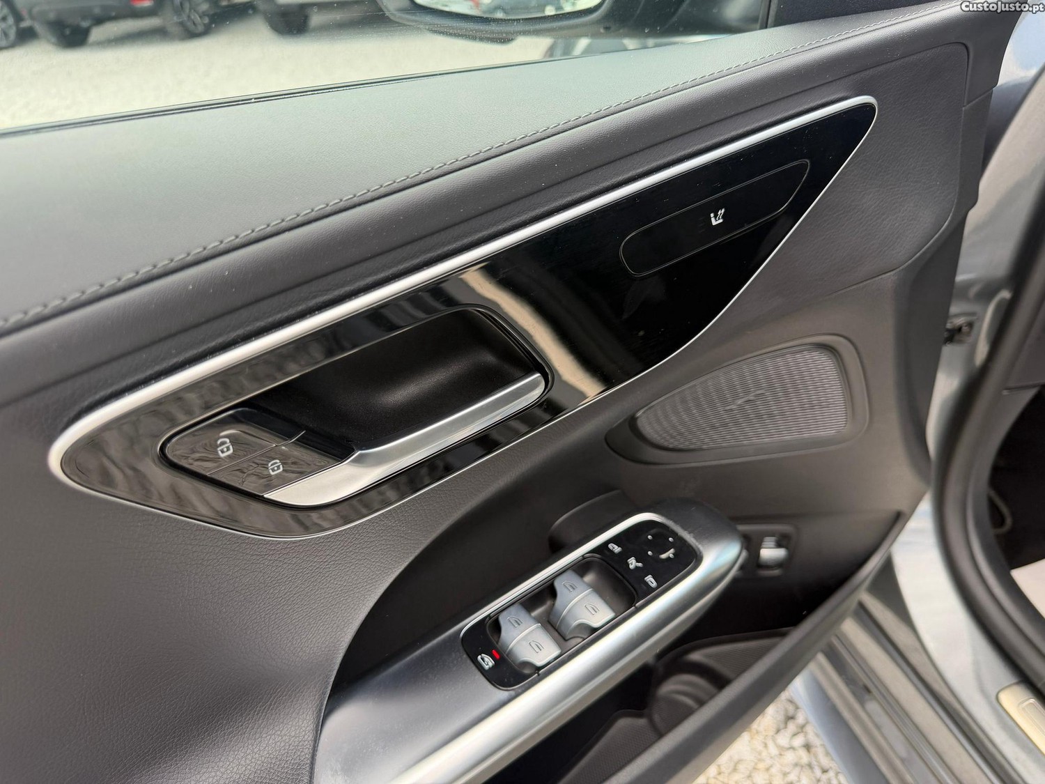Mercedes-Benz C 300 e T 9G-TRONIC AMG Line — fotografia 4