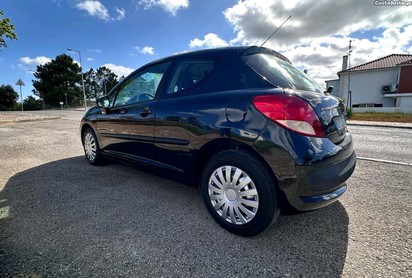Peugeot 207 1.4 HDI Comercial — fotografia 5