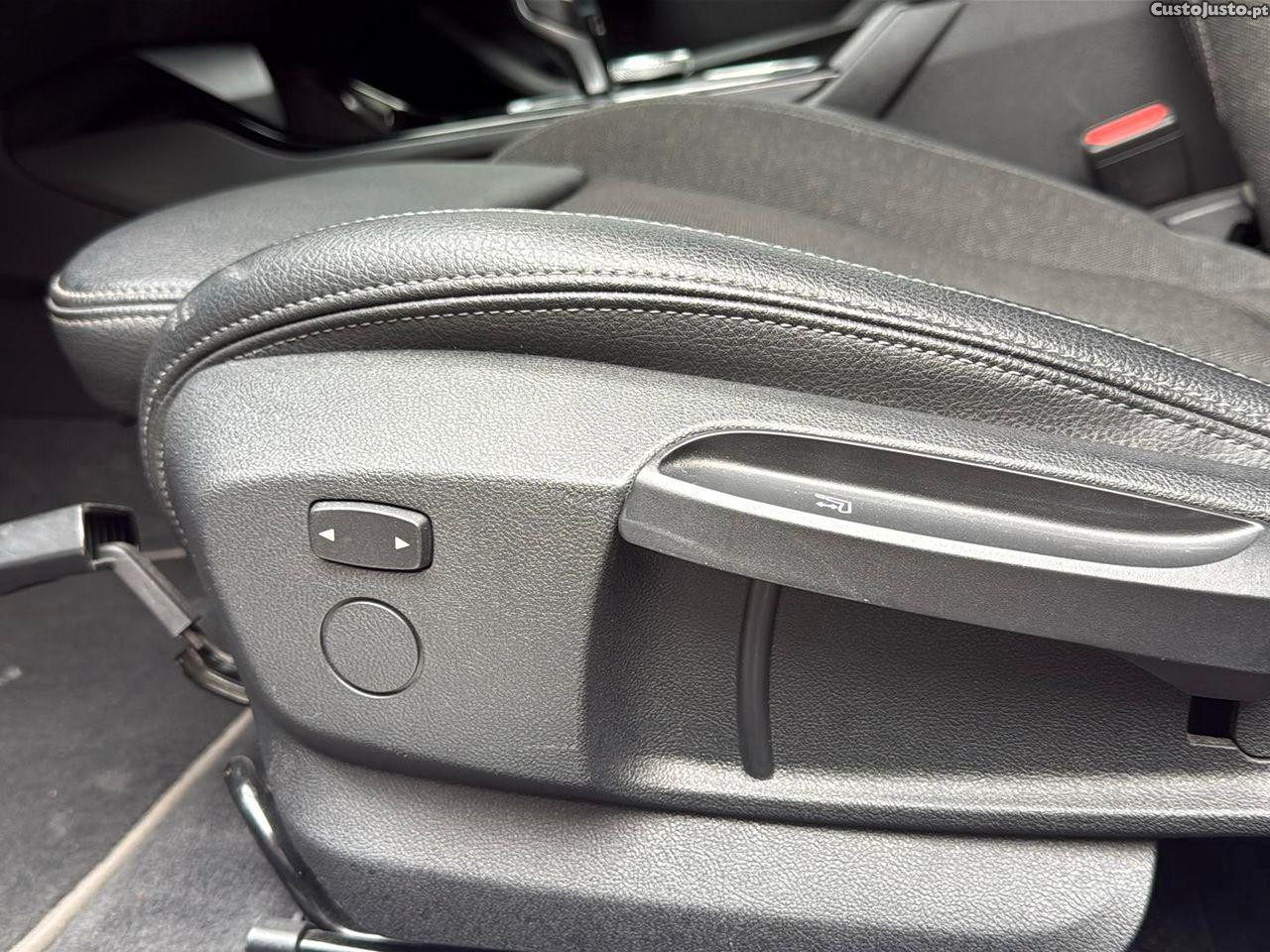BMW 116 d Line Sport Auto — fotografia 4