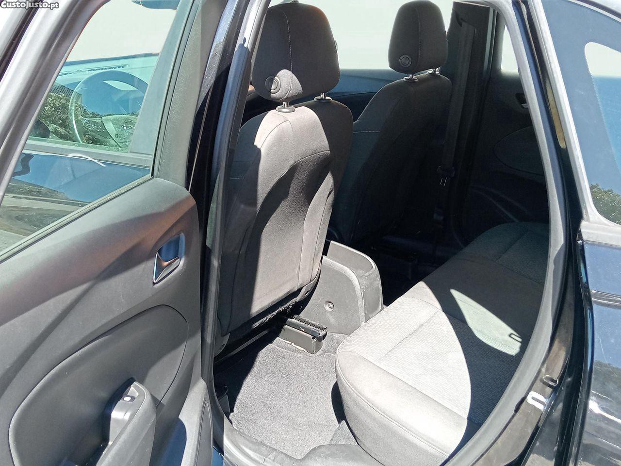 Opel Crossland X 1.2 Edition — fotografia 3