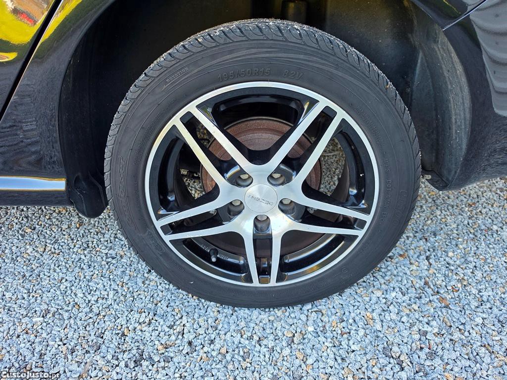 Skoda Fabia 1.2i 12v 100.000km 03/2006 — fotografia 7