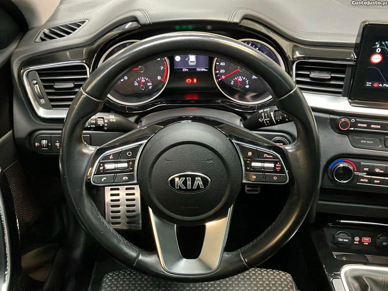 Kia Ceed 1.0 T-GDI GT Line — fotografia 15
