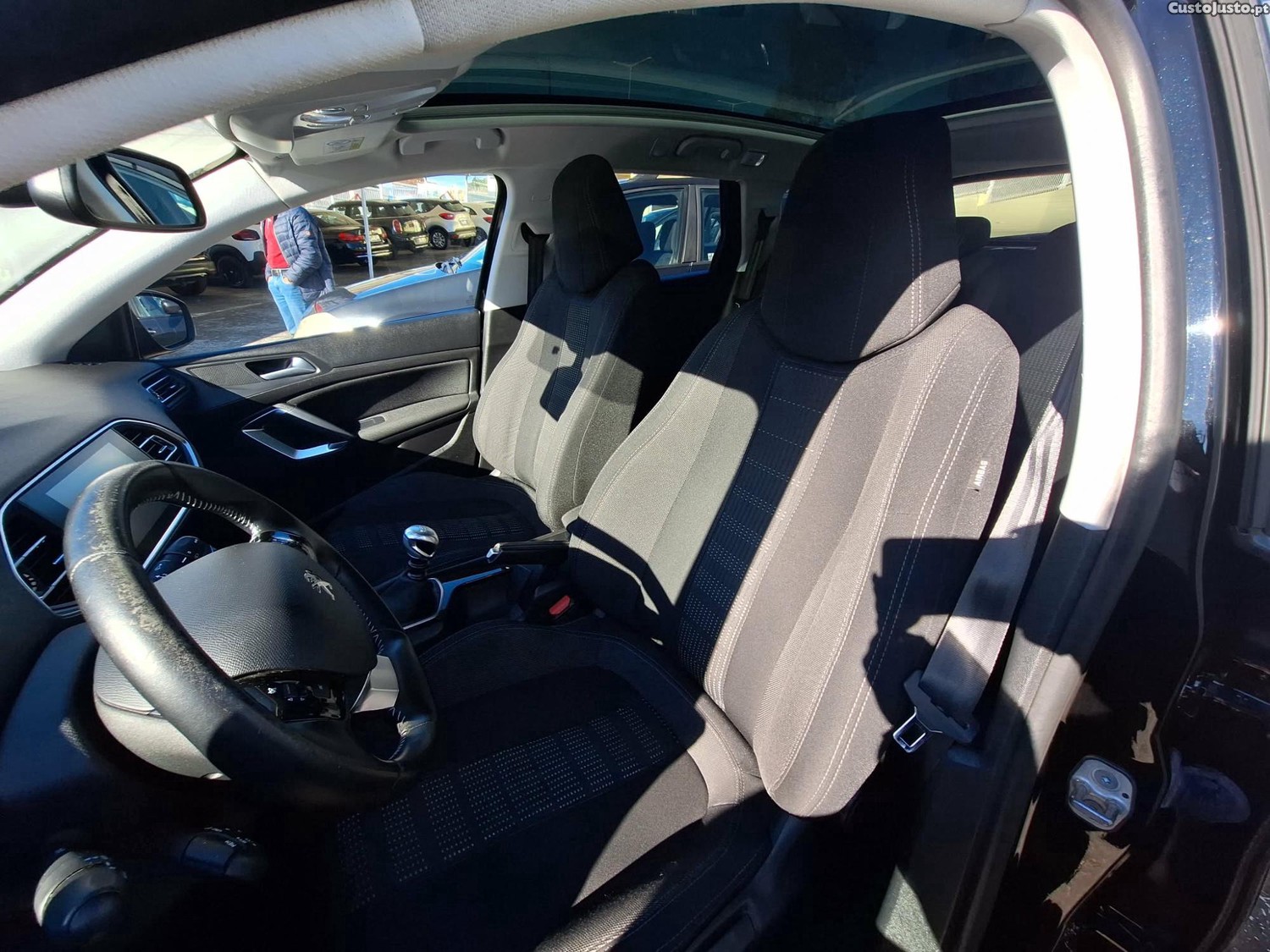 Peugeot 308 SW 1.6 E-Hdi Allure — fotografia 4