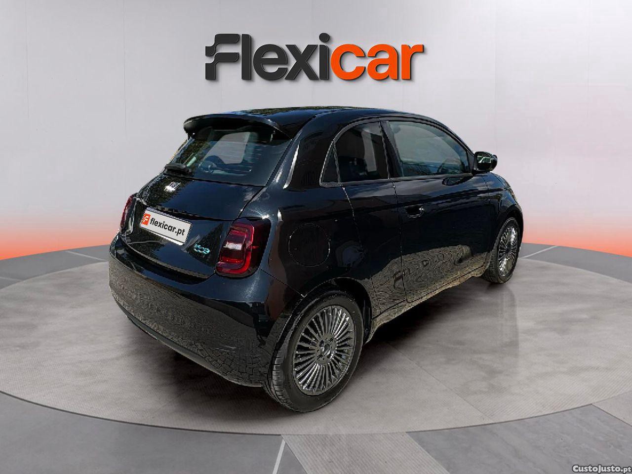 Fiat 500 e Icon Plus 42 KWh — fotografia 10