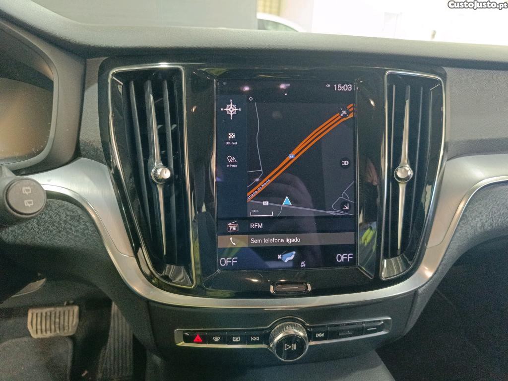 Volvo V60 T6 R-DESIGN PLUG-IN (AUTO) — fotografia 4