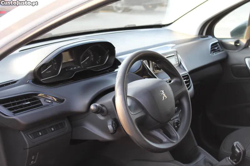 Peugeot 208 1.2 PureTech Access — fotografia 15