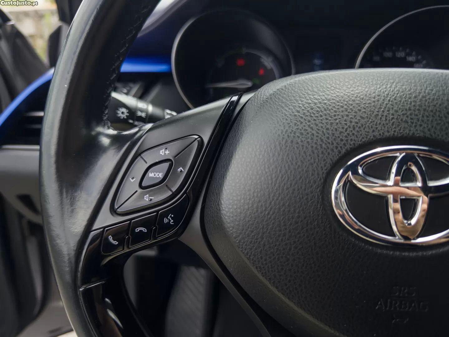 Toyota C-HR 1.8 hsd lounge — fotografia 4