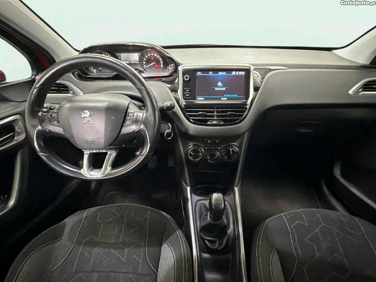 Peugeot 2008 1.2 PureTech Active — fotografia 6