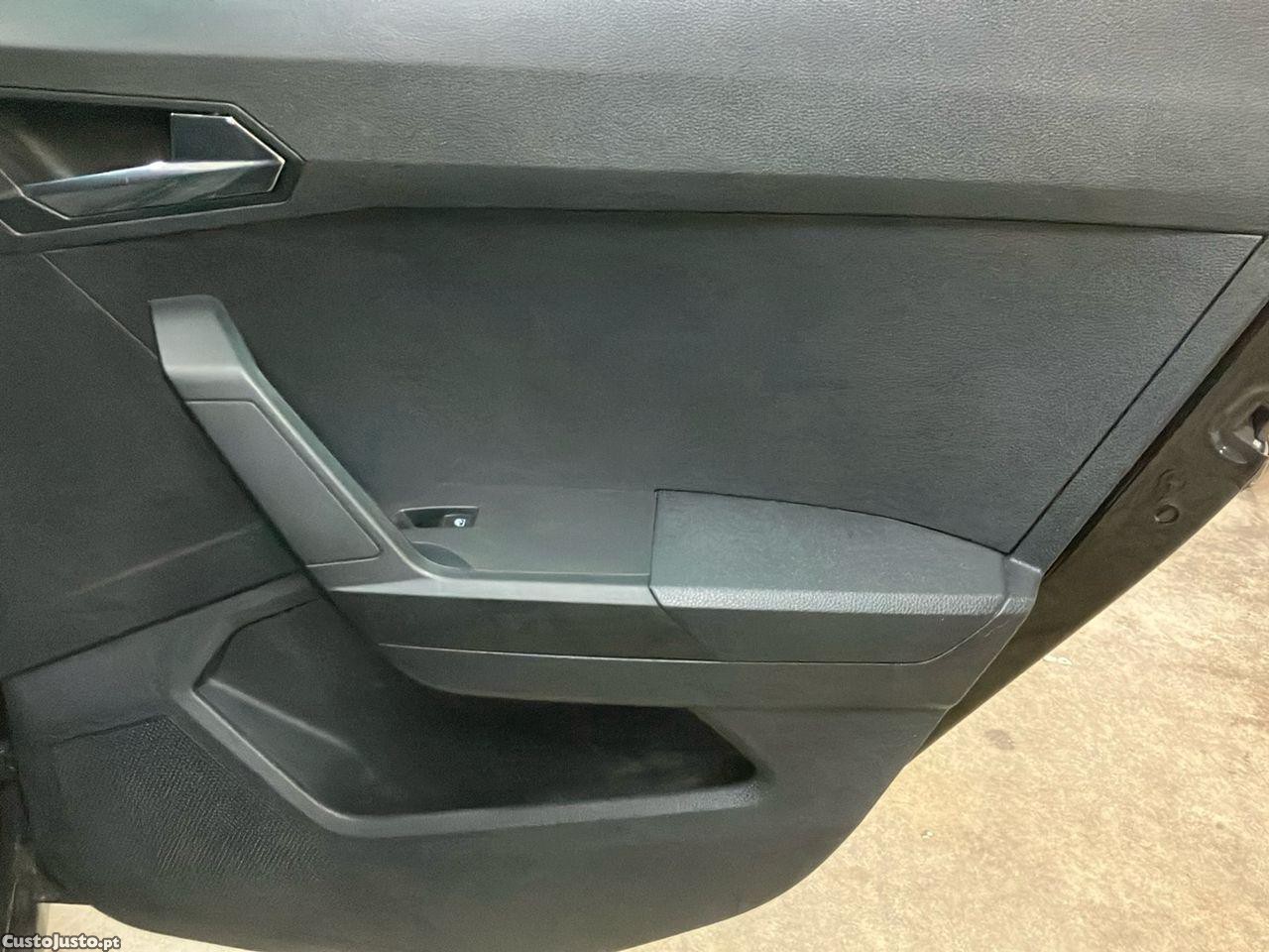 SEAT Arona 1.0 TSI FR — fotografia 4