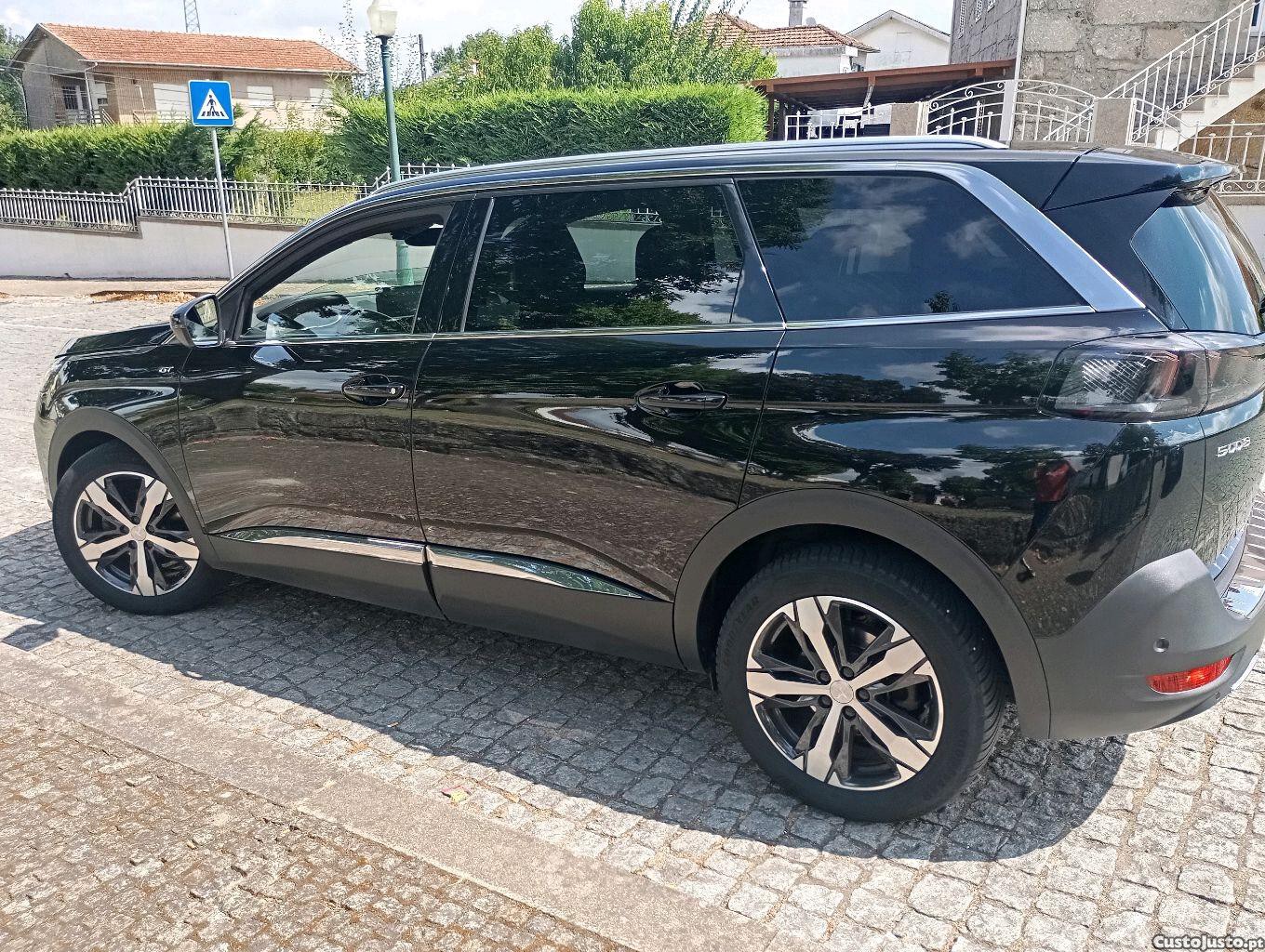 Peugeot 5008 GT. / teto panorâmico — fotografia 5
