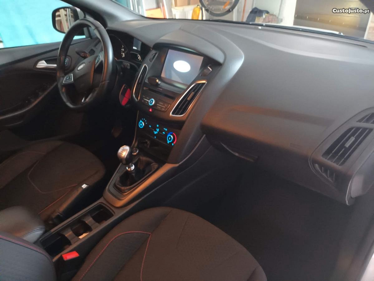 Ford Focus 150 cv st line Nacional — fotografia 5