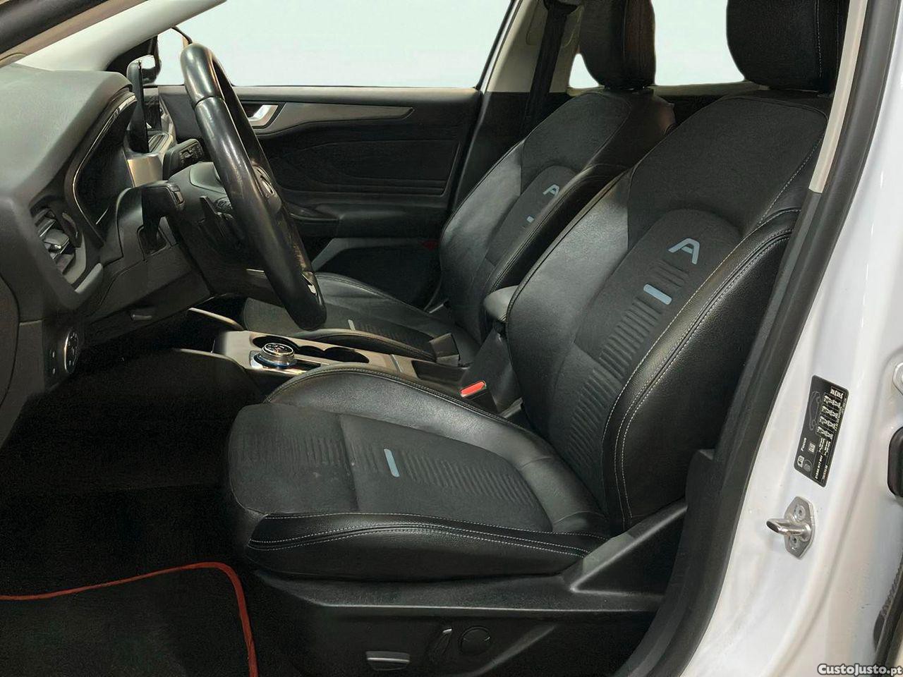 Ford Focus 1.0 EcoBoost Active X Aut. — fotografia 10