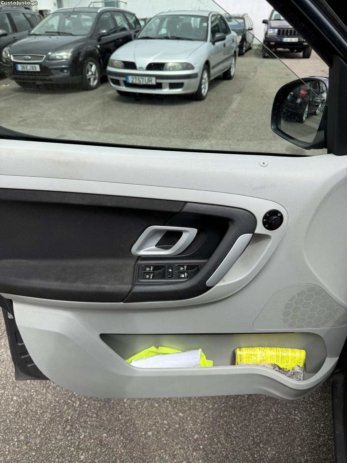 Skoda Roomster 1.2HTP — fotografia 2