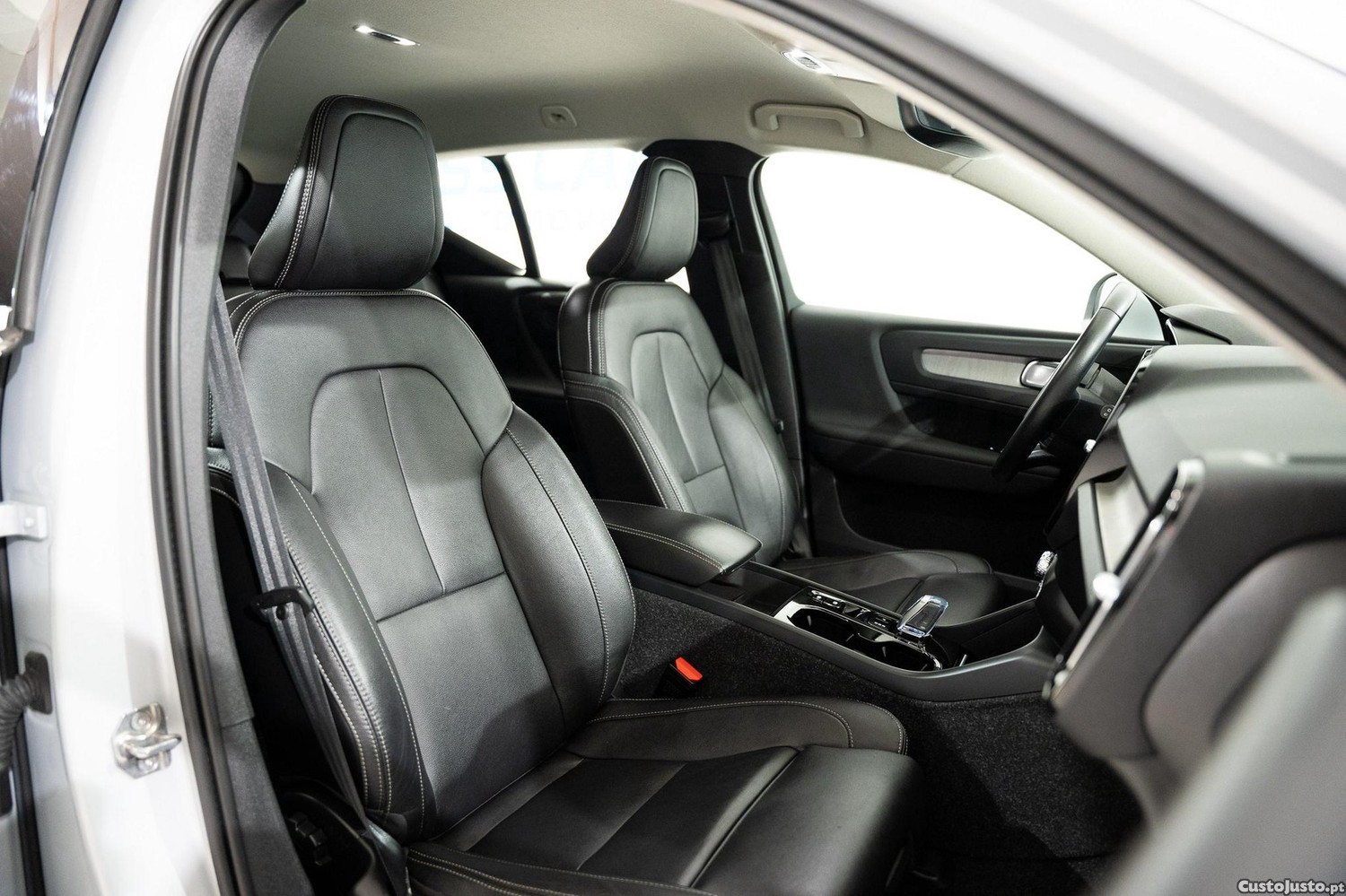 Volvo XC 40 1.5 T5 PHEV Inscription — fotografia 2