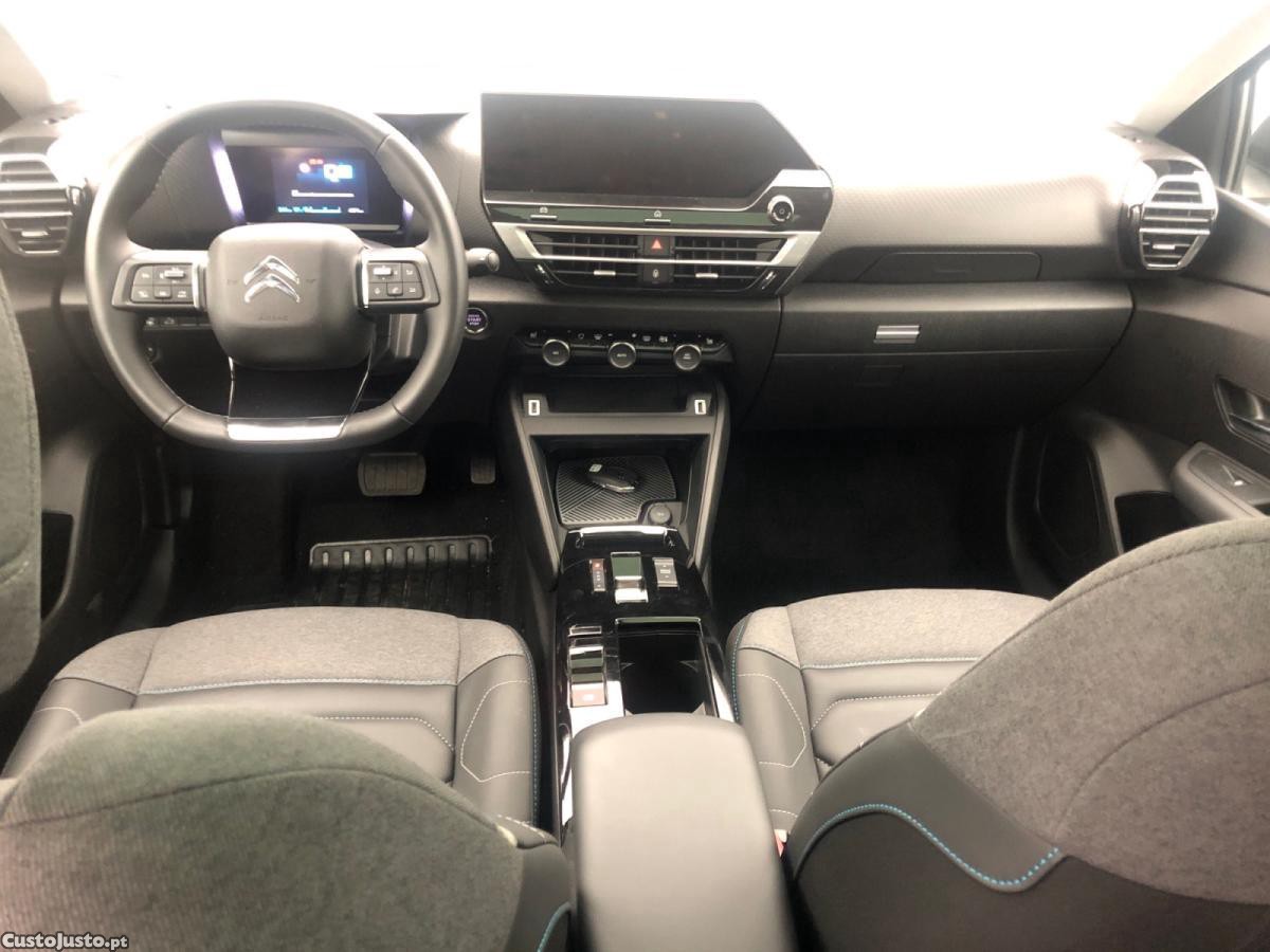Citroën e-C4 50 kWh Shine — fotografia 9