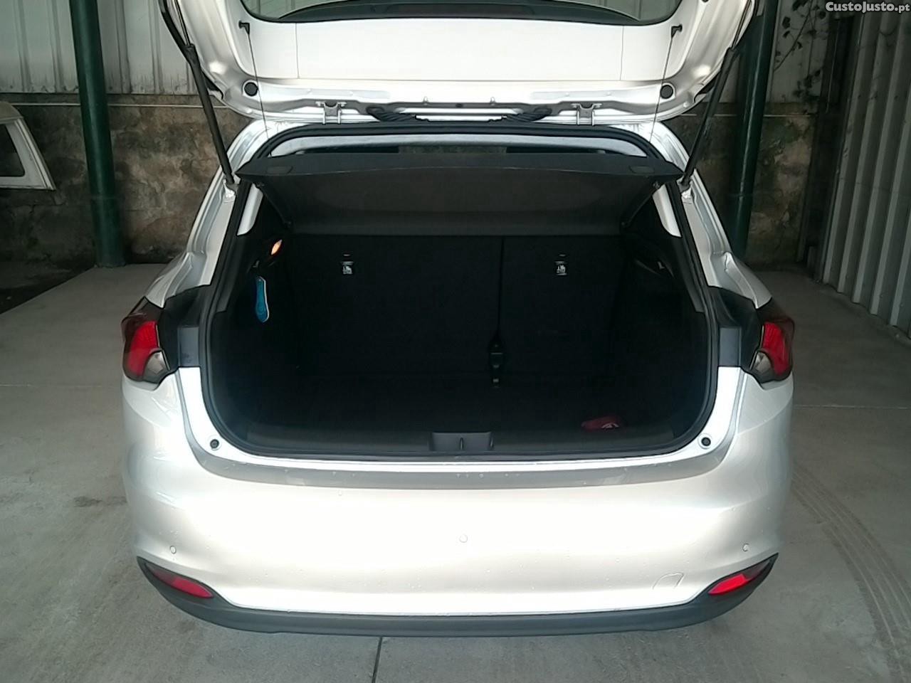 Fiat Tipo 1.3 M-Jet City Life — fotografia 22