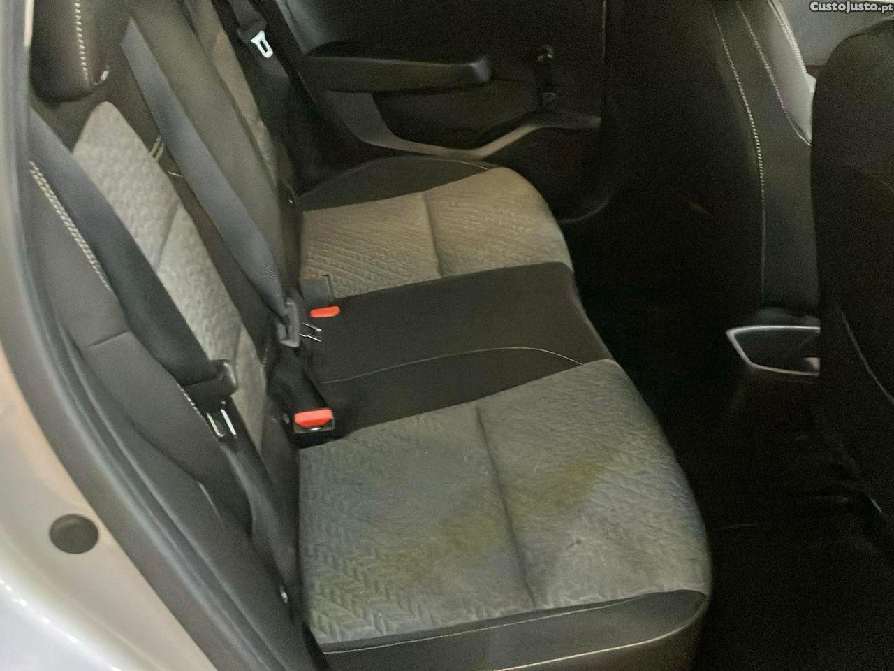 Renault Clio 1.0 TCe Limited — fotografia 8