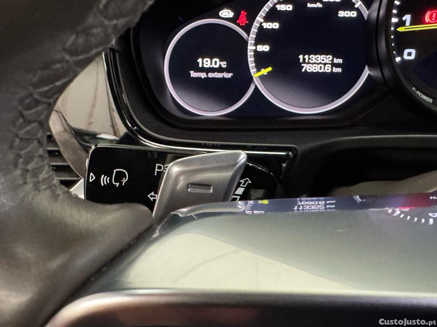 Porsche Panamera 4 E-Hybrid — fotografia 4