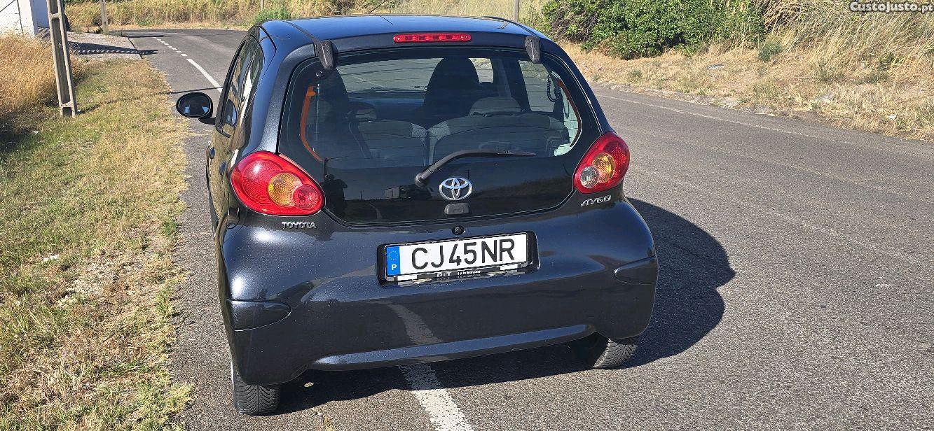 Toyota Aygo 1.0 VVT-I — fotografia 5