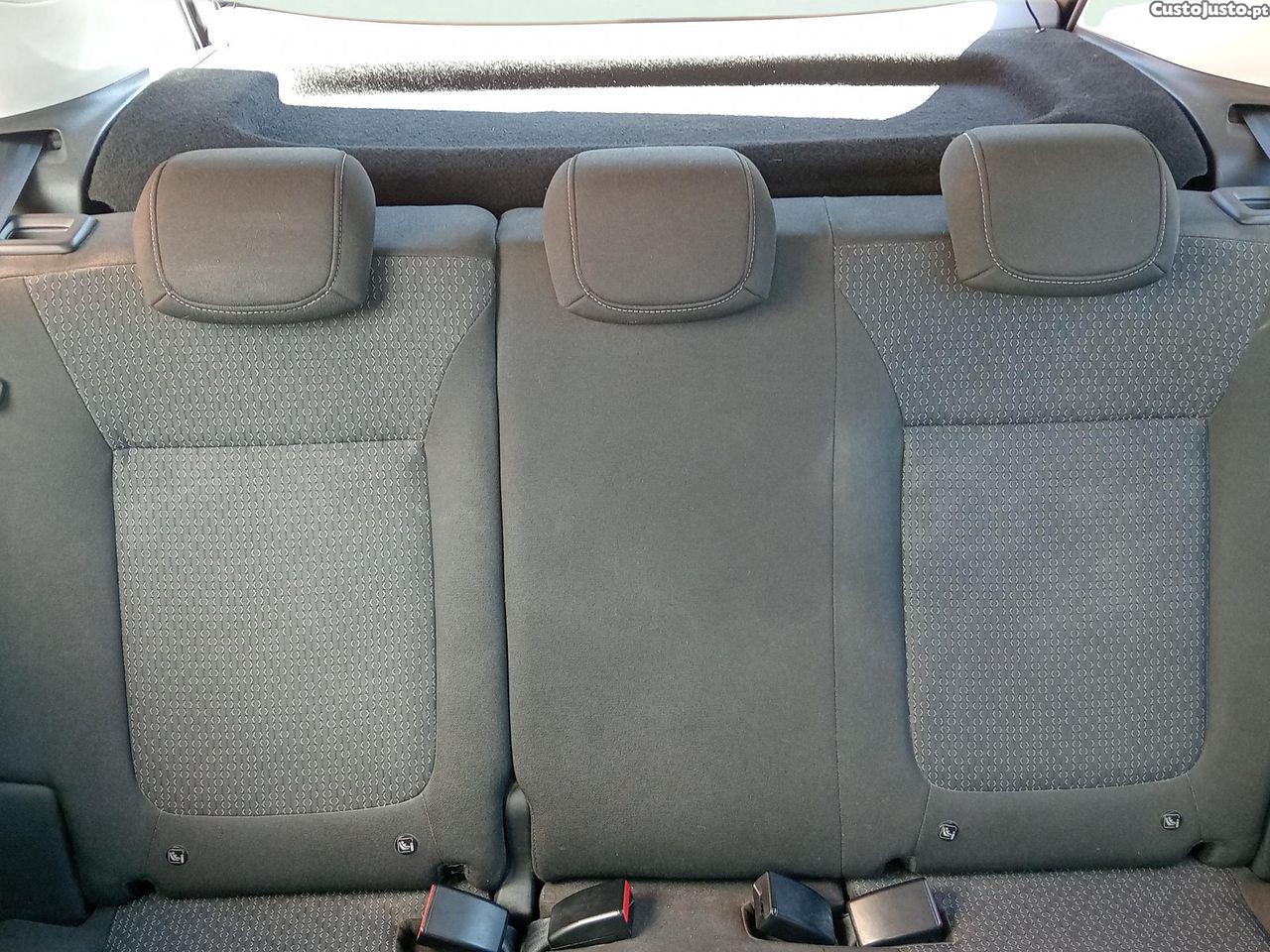 Opel Crossland X 1.2 Edition — fotografia 2