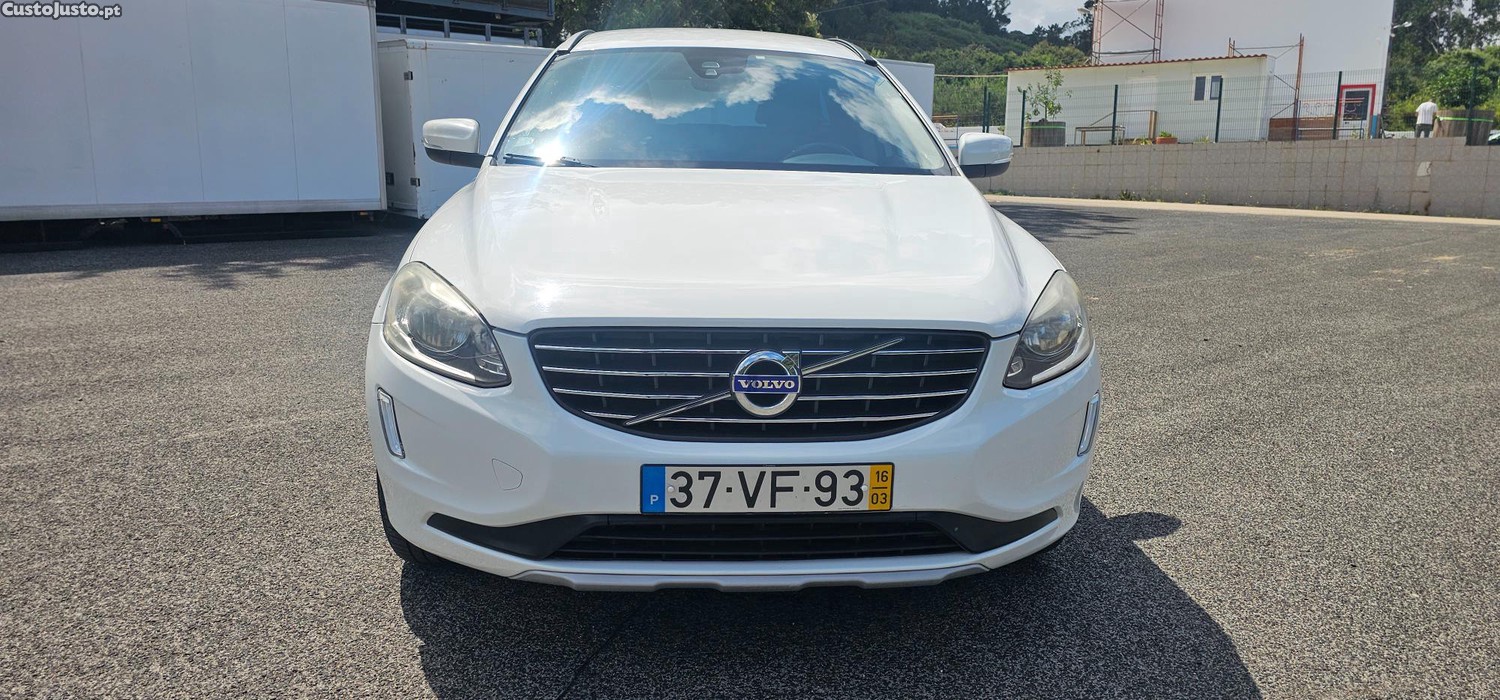 Volvo XC 60 Momentum — fotografia 9
