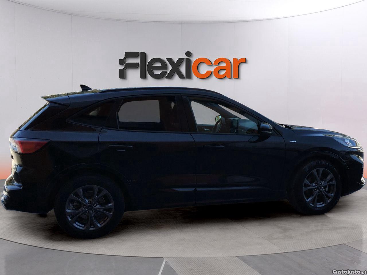 Ford Kuga 1.5 TDCi EcoBlue ST-Line — fotografia 10