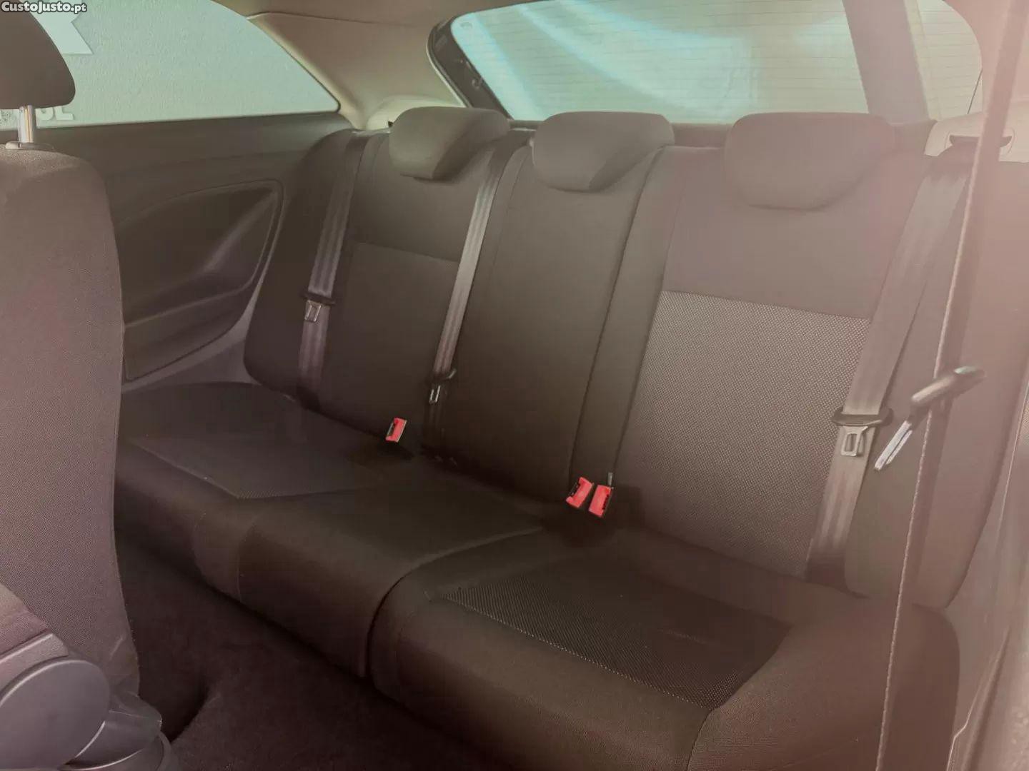 SEAT Ibiza 1.6 tdi sport dpf — fotografia 5