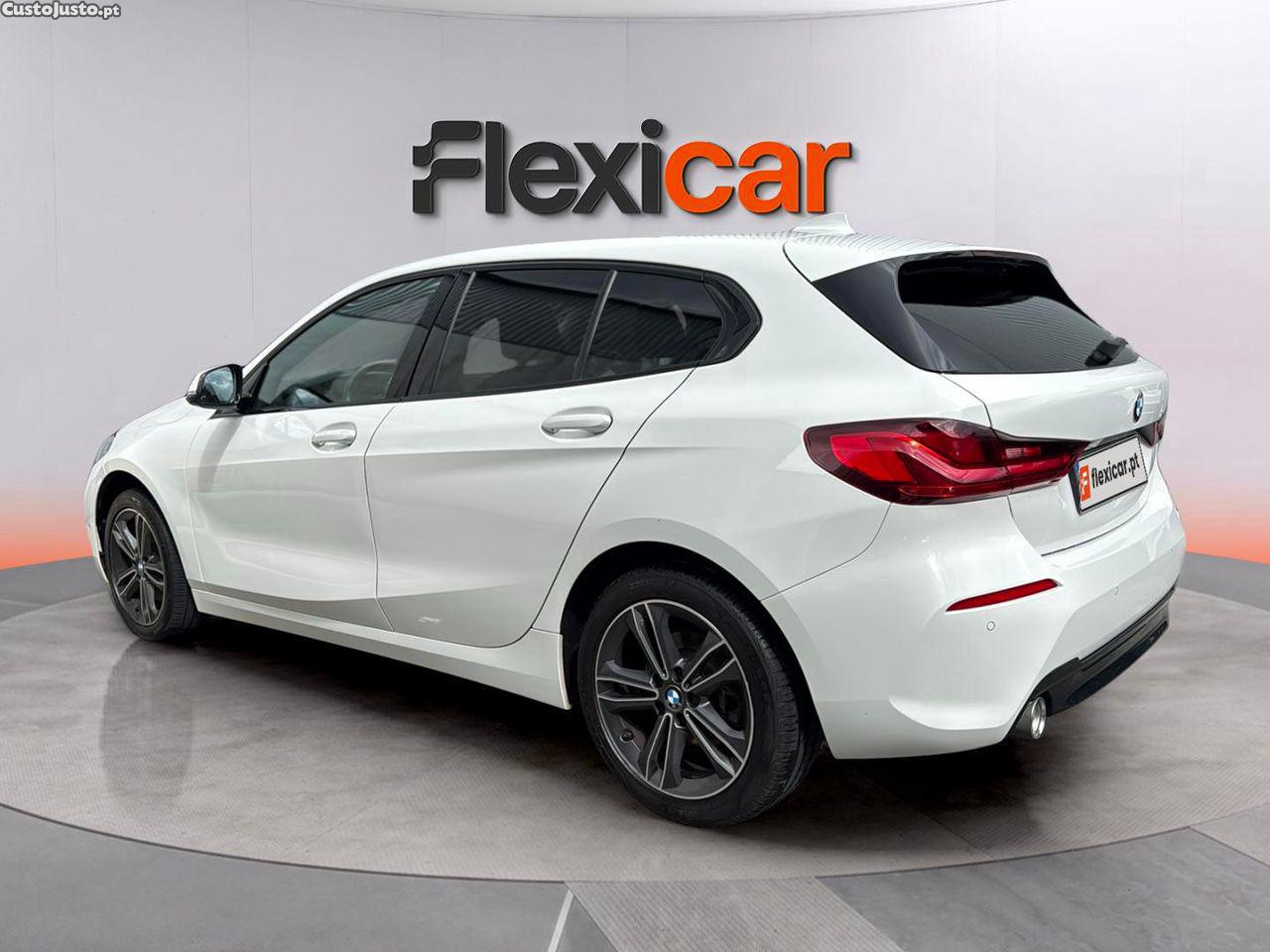 BMW 116 d Line Sport Auto — fotografia 14
