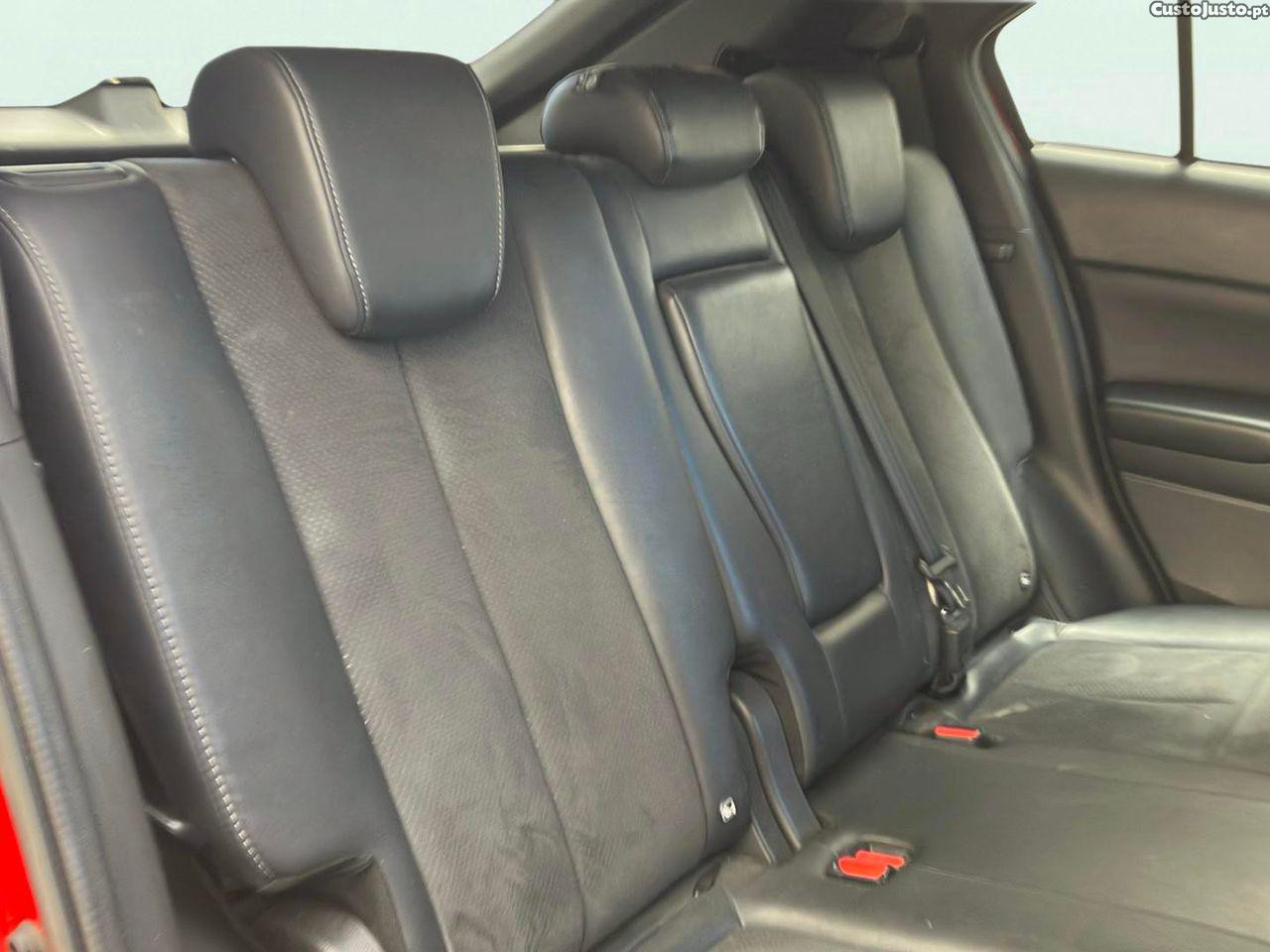 Mitsubishi Eclipse Cross 2.4 PHEV eMotion — fotografia 3