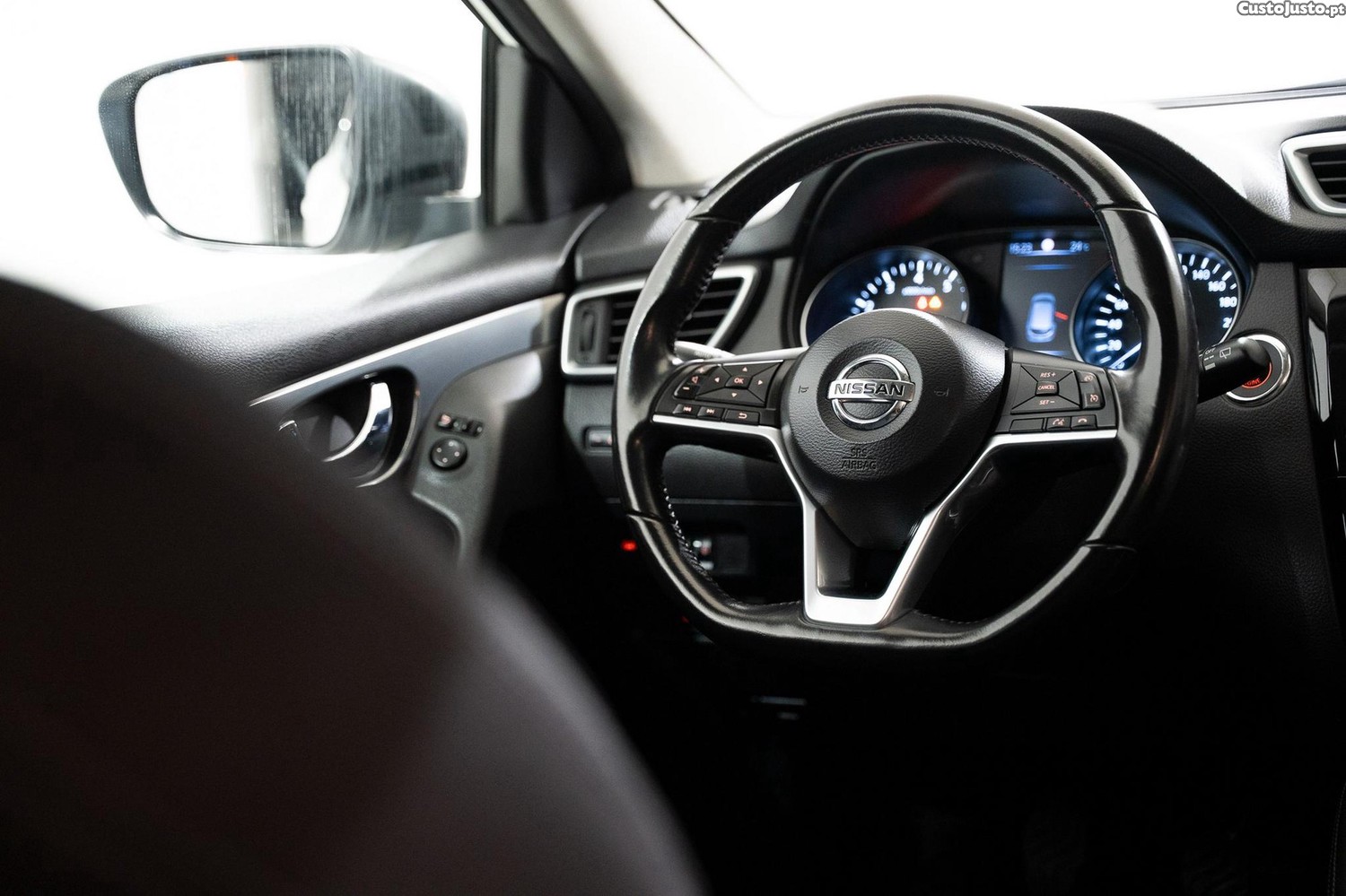 Nissan Qashqai 1.2 DIG-T N-Connecta — fotografia 17
