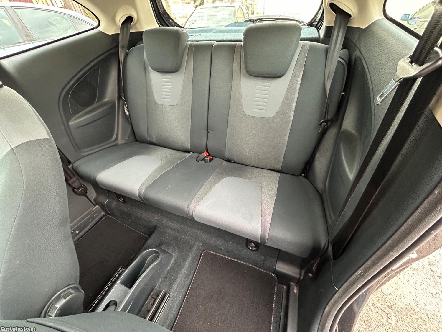 Ford KA Titanium — fotografia 4