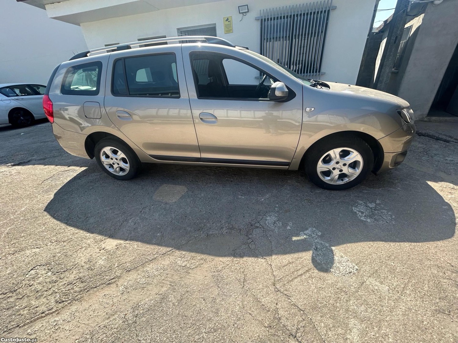 Dacia Logan mcv laureate — fotografia 2
