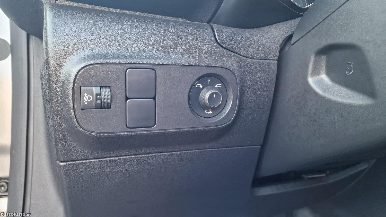 Citroën C3 1.2 PureTech Shine Pack — fotografia 19