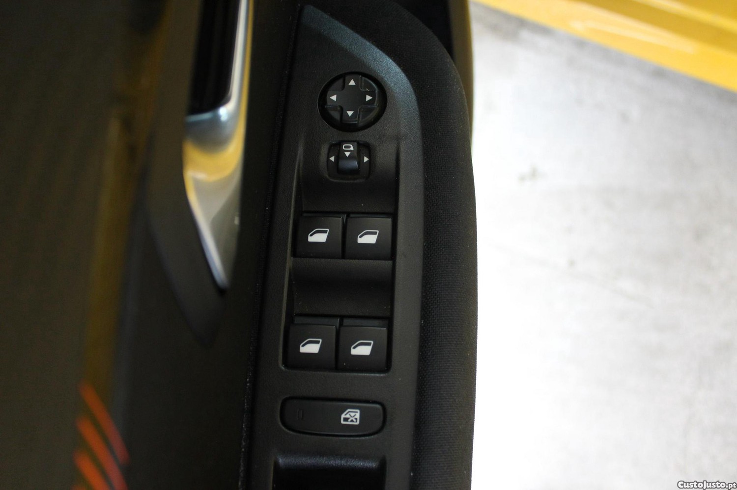 Peugeot 208 1.2 PureTech Active Pack — fotografia 12