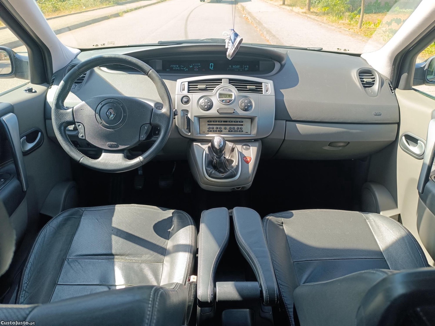 Renault Scénic 1.5 dCi — fotografia 10
