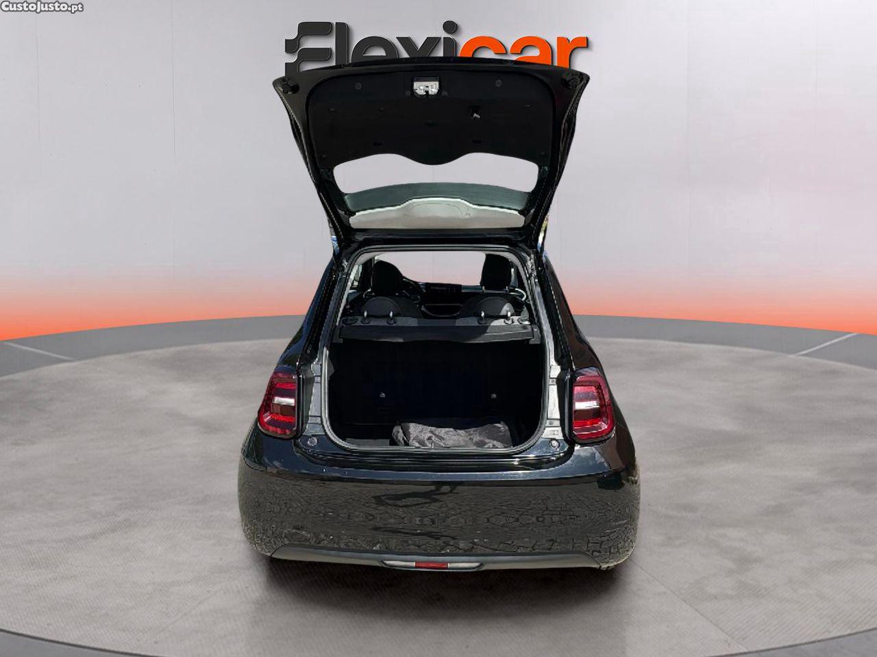 Fiat 500 e Icon Plus 42 KWh — fotografia 8