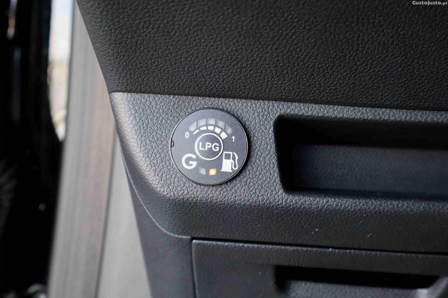 Renault Clio 1.0 TCe Evolution Bi-Fuel — fotografia 18