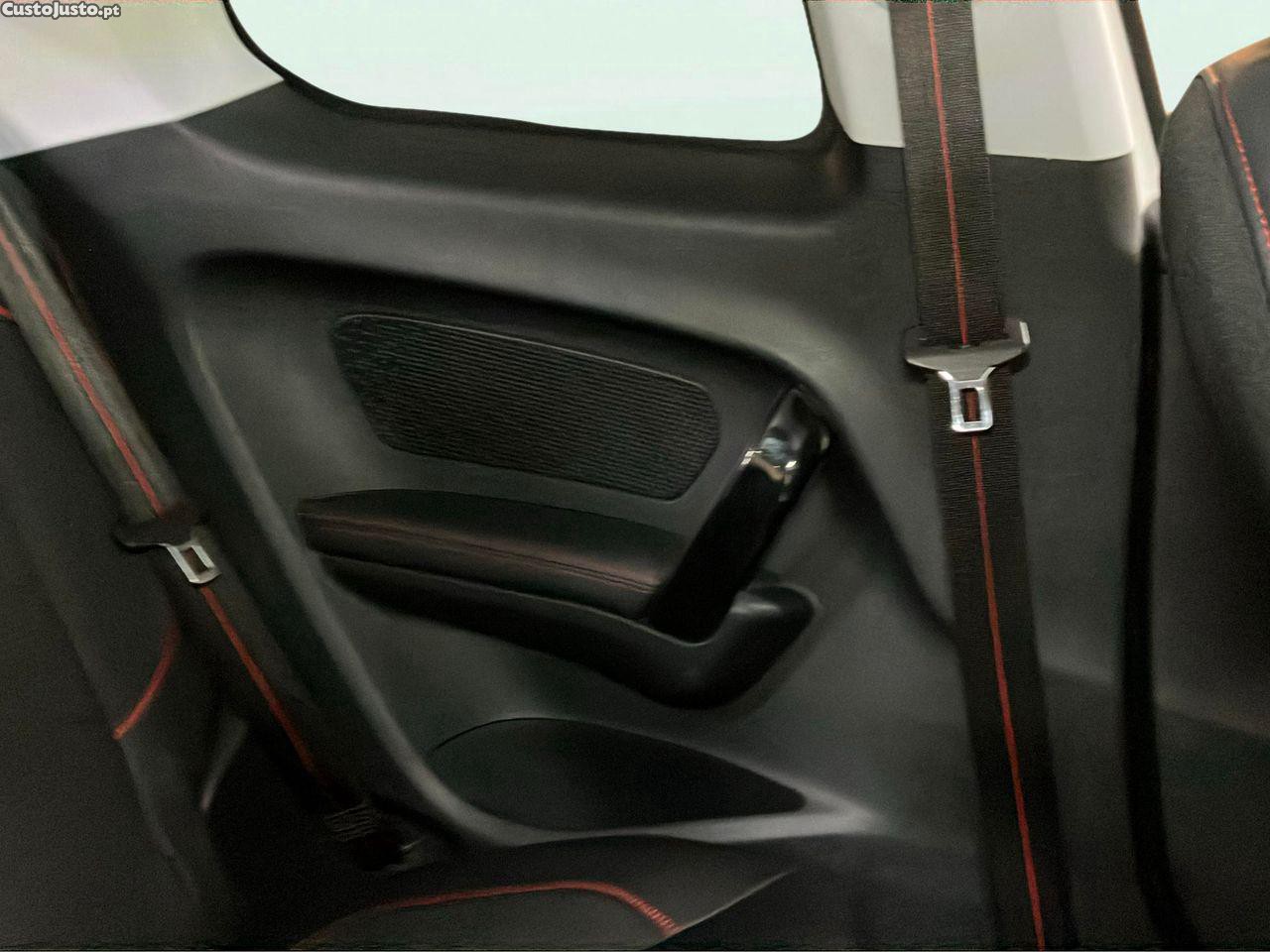 Peugeot 208 1.2 PureTech GT Line — fotografia 6