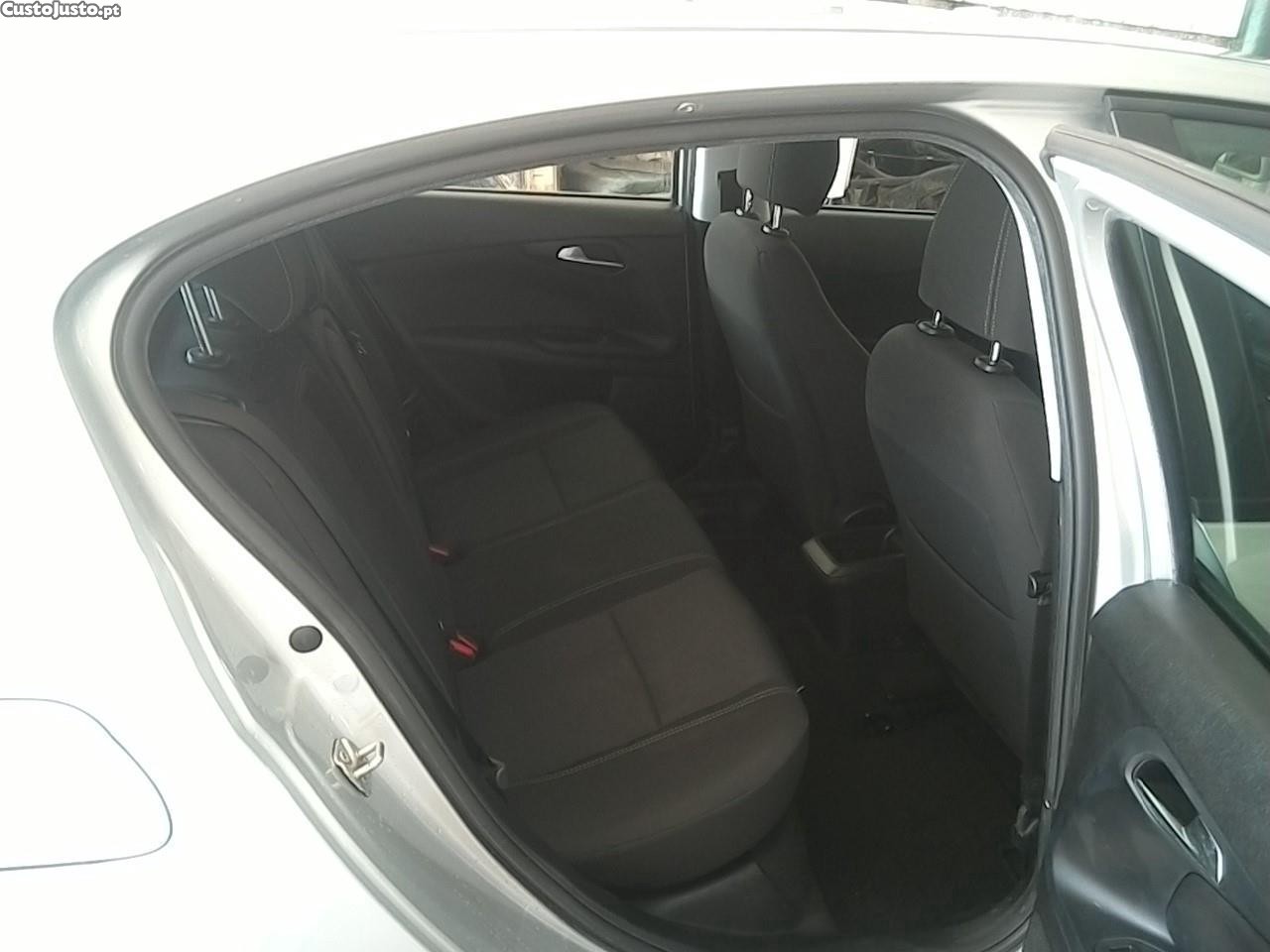 Fiat Tipo 1.3 M-Jet City Life — fotografia 19