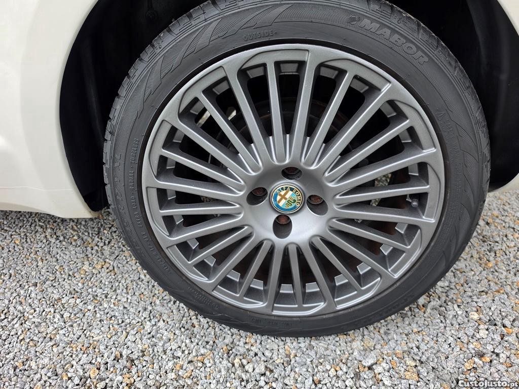 Alfa Romeo MiTo 1.6JTd 120cv07/2009 — fotografia 8