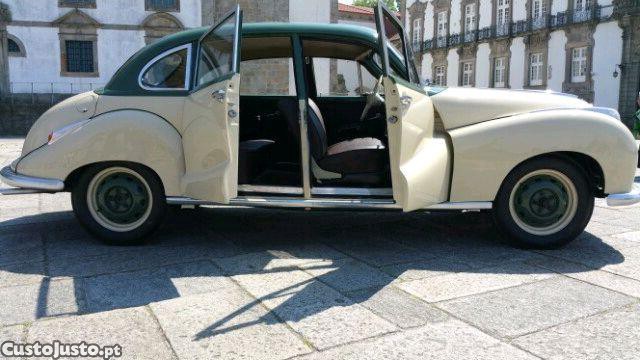 BMW  Sedan — photo 4