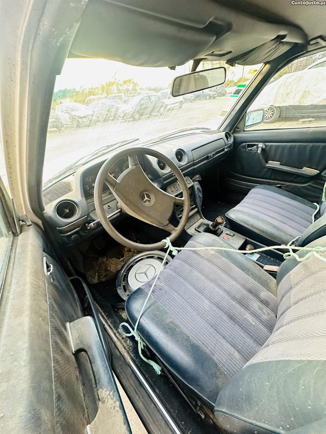 Mercedes-Benz 240 Diesel — fotografia 2