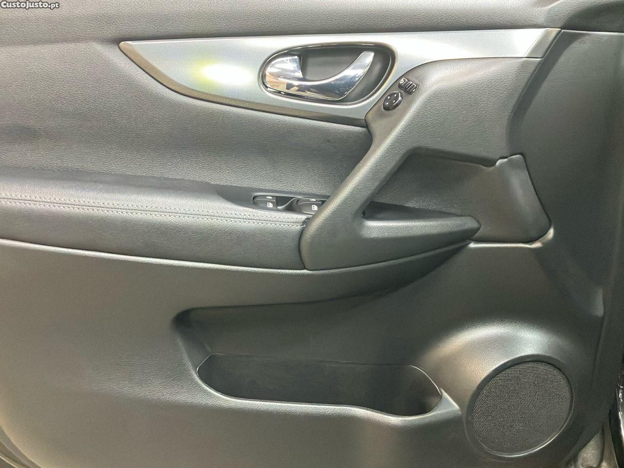 Nissan Qashqai 1.3 DIG-T N-Connecta — fotografia 4