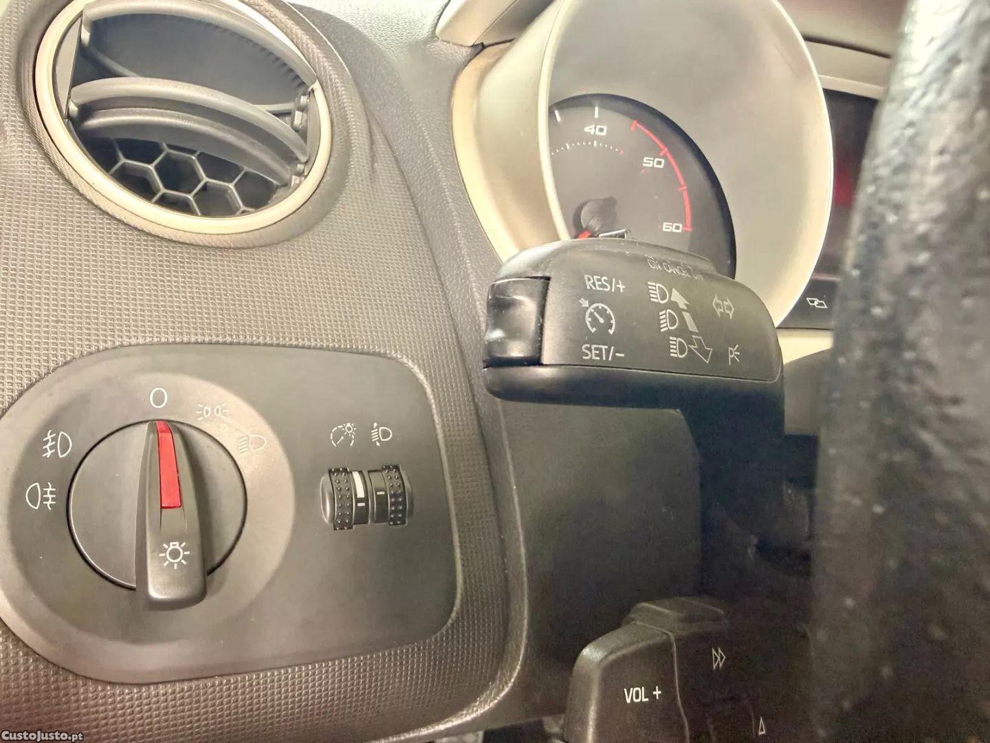SEAT Ibiza 1.6 tdi sport dpf — fotografia 3