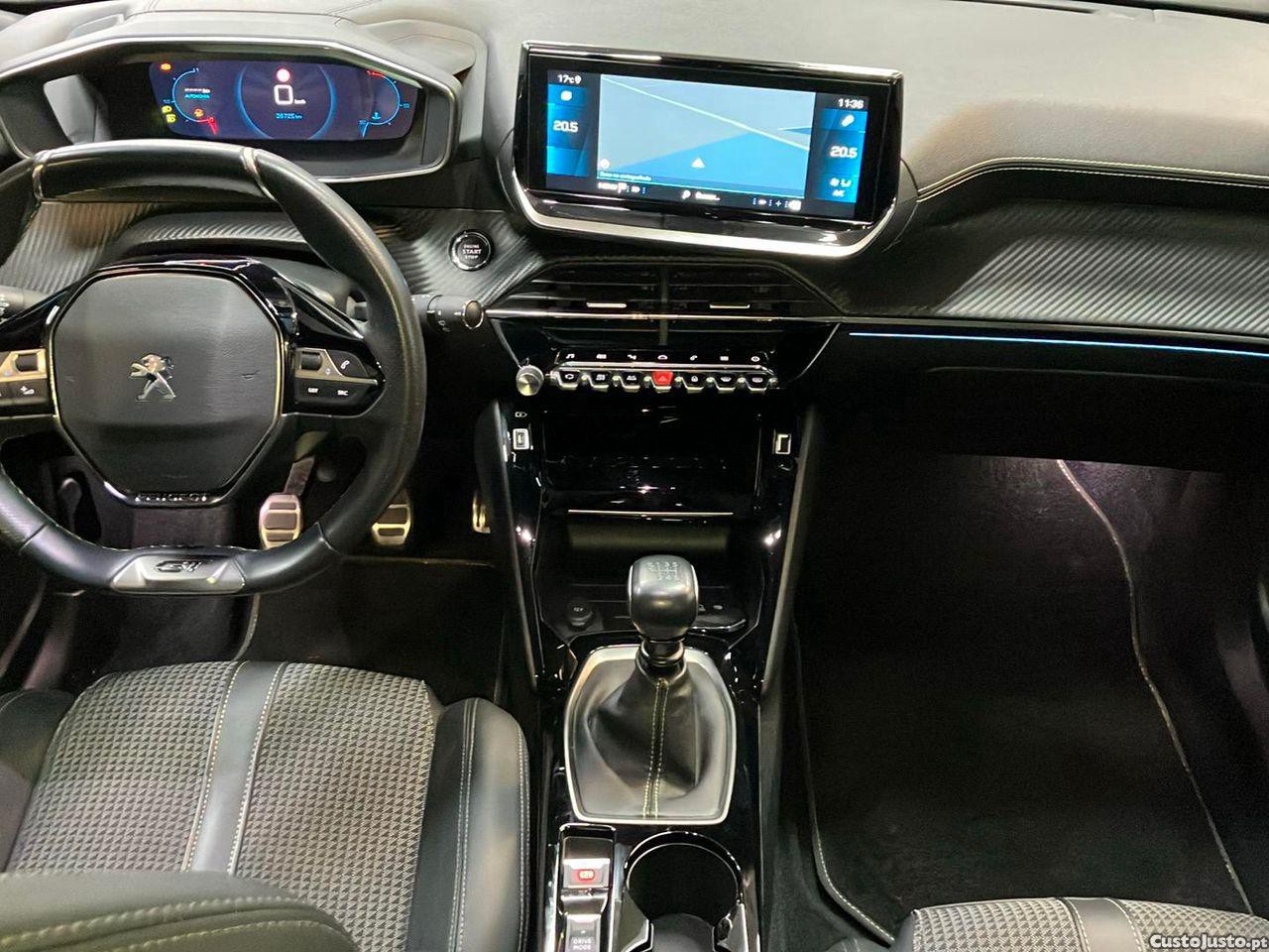 Peugeot 2008 1.2 PureTech GT — fotografia 13